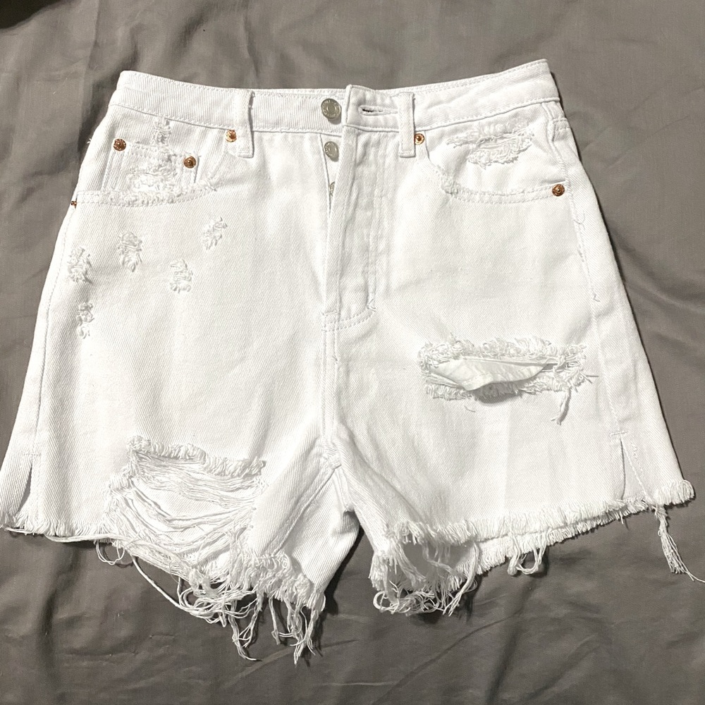 Signature8 white denim shorts size small